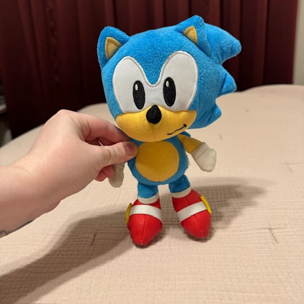 Sonic The Hedgehog Sonic Plush Stuffie, 9"